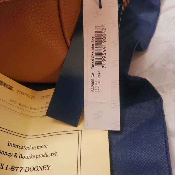 NWT Dooney &Bourke tassel shoulder bag - Picture 8 of 11